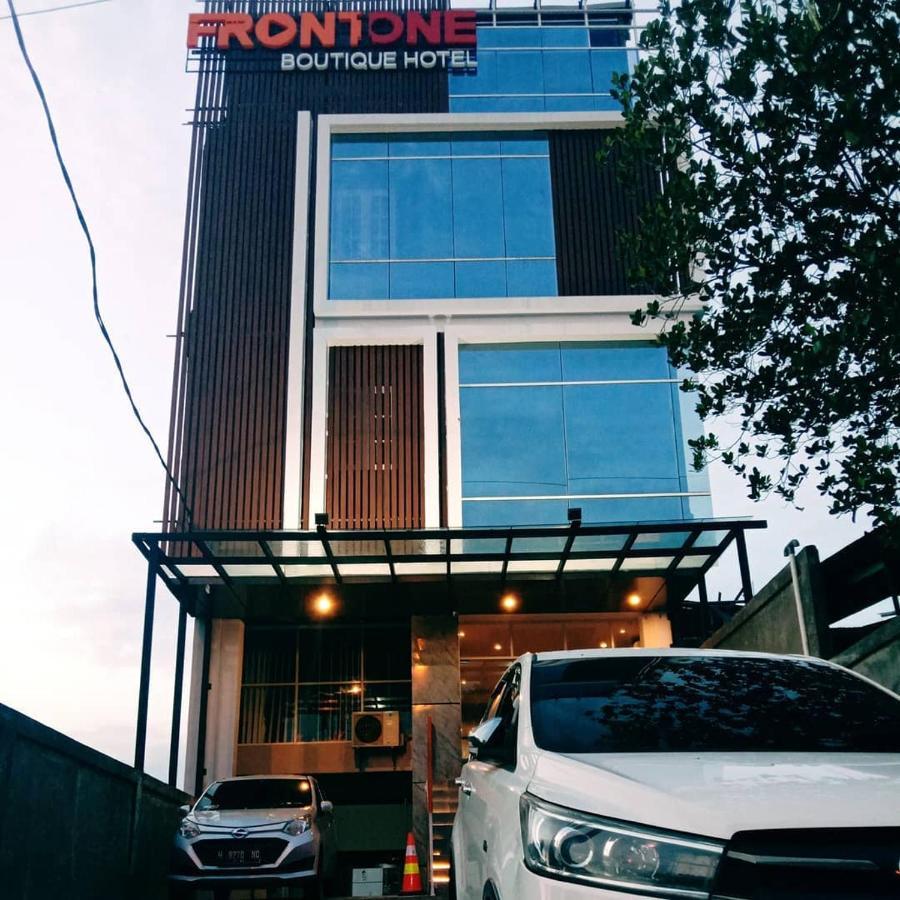 Готель Front One Boutique Tugu Muda Семаранг Екстер'єр фото